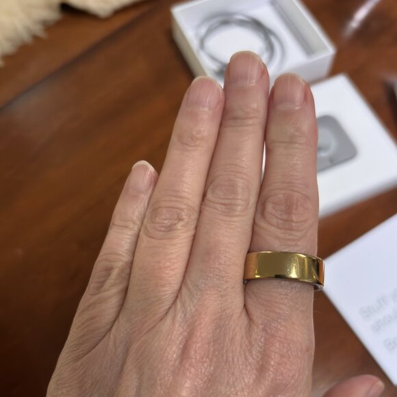 Oura Ring Gen 4 Gold Size 10 - Picture 2 of 9